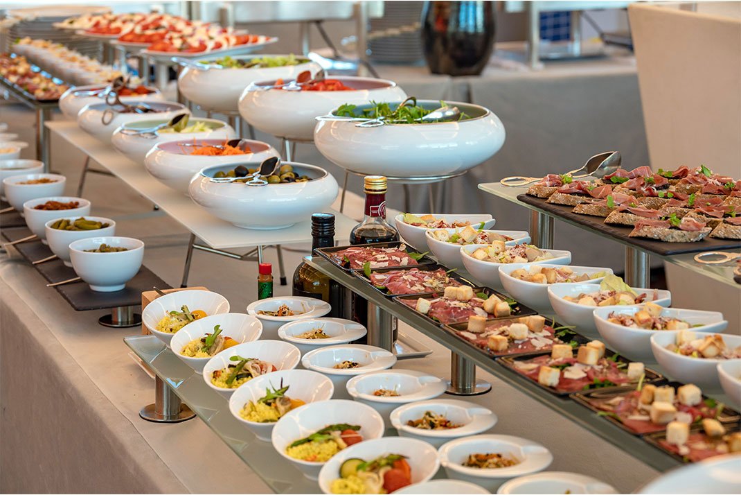 12 Questions To Ask Wedding Catering Professionals - Curated Spread