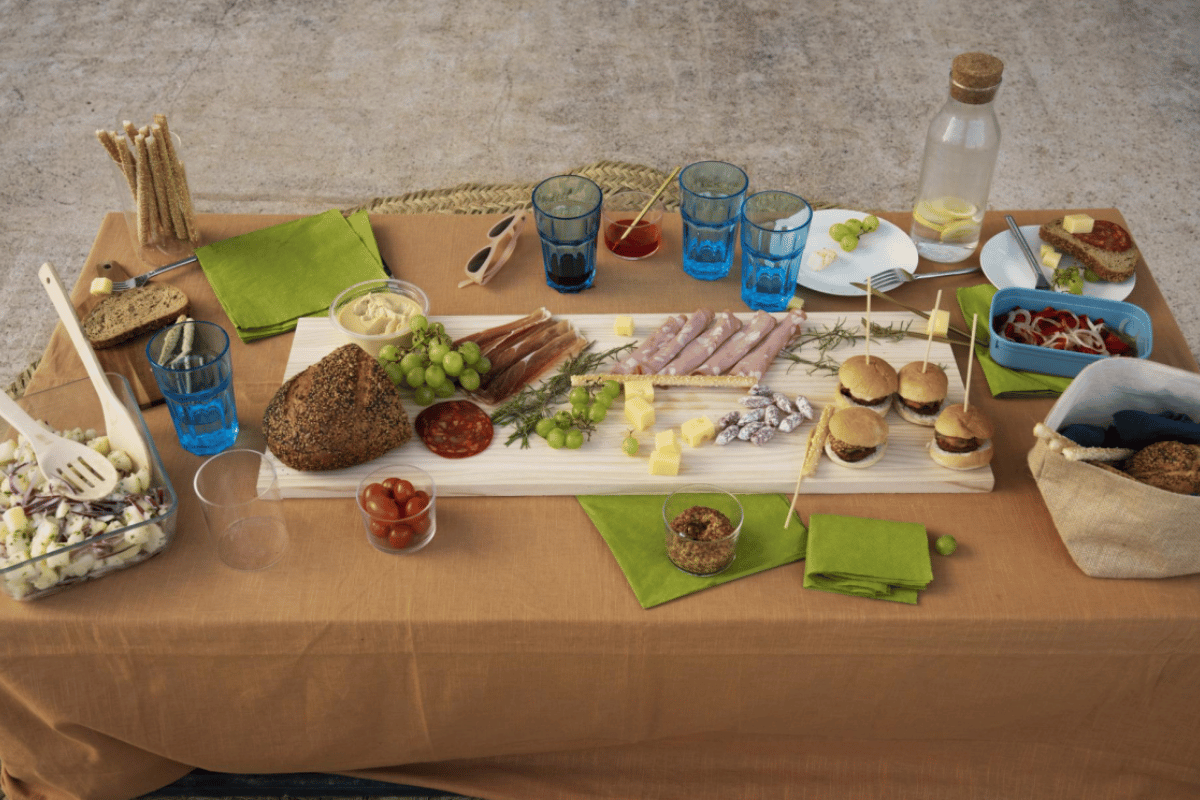 How Do You Keep a Charcuterie Board Cold for an Outdoor Event?